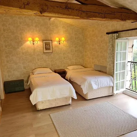 Spacious Holiday In Sauvant With Private Pool 度假居
