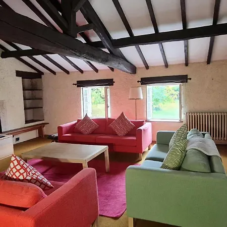 度假居 Spacious Holiday In Sauvant With Private Pool 圣索旺