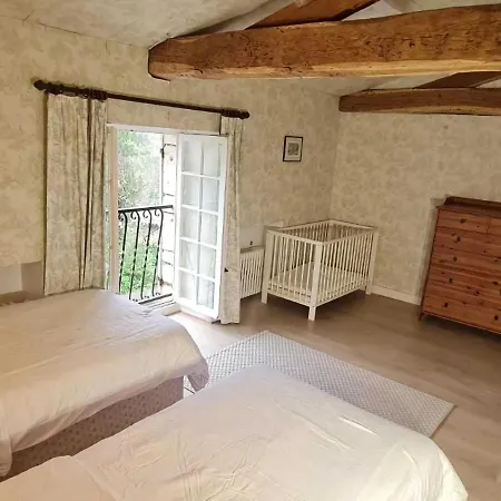 Spacious Holiday In Sauvant With Private Pool 度假居 *